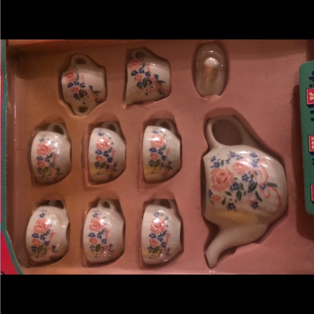 Fine Porcelain Mini Tea Set - Picture 3 of 6